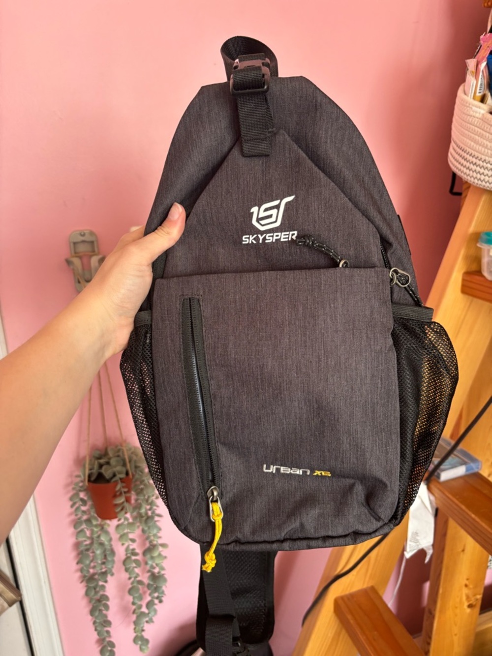 Hiking crossbody medium